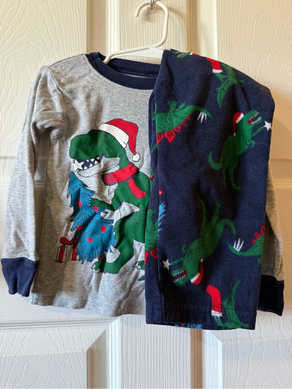 Carter’s 2T Christmas Dinosaur PJ Set w/ Fleece Bottoms - 2/$10 Christmas PJs